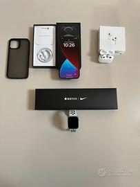 Apple: iPhone 12 Pro Max , AirPods ed Apple Watch