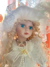 Bambola fatta a mano, artigianalmente, serie Elisa