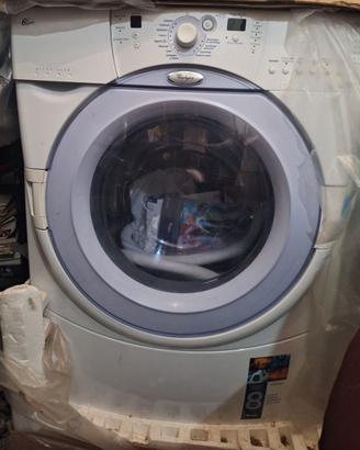 Lavatrice  Whirlpool  8 kg nuova mai usata