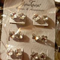 set di orecchini a forma di fiore