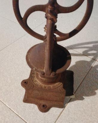 Macina cereali antichissimo