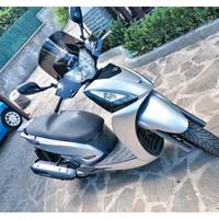 Kymco People 200i
