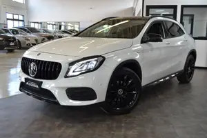 Mercedes-Benz GLA 200D Night EDITION Tetto/Navi/Pe