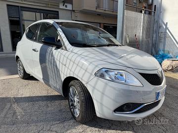 Lancia Ypsilon 1.2 69 CV 5 porte GPL Ecochic Plati