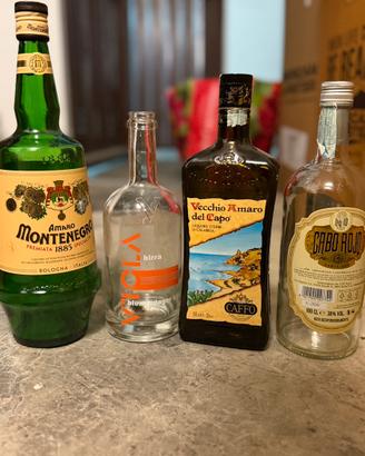 Bottiglie varie vuote