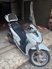 SH 125 Bianco anno 2020 km 35.200
