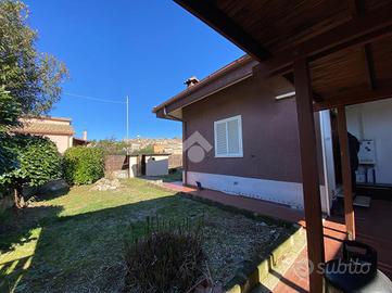 QUADRIFAMILIARE A FABRICA DI ROMA