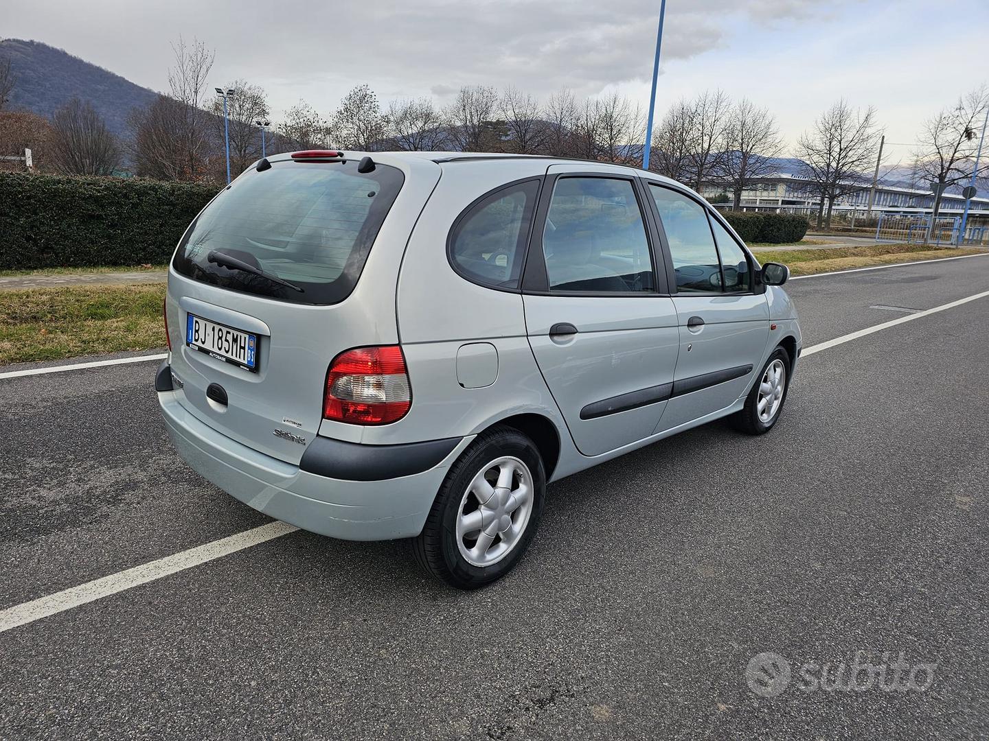 Renault Megan Scenic 2000 photo 2