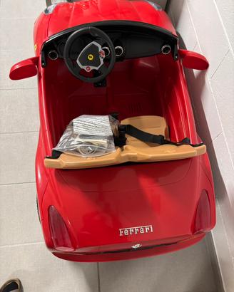 Ferrari elettrica per bambini