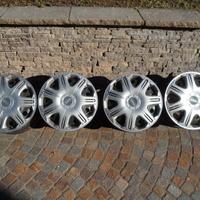 4 cerchi in ferro con copricerchi