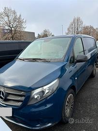 Vito blu Long del 2015 con 340000 km