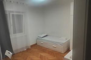 Stanza per ragazza lavoratrice