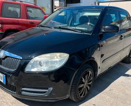 Skoda Fabia benzina manuale bassi consumi
