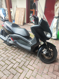 Yamaha x-max 250