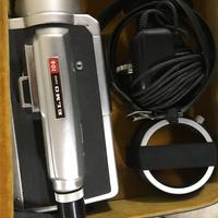 Cinepresa da usare anche su cavalletto.