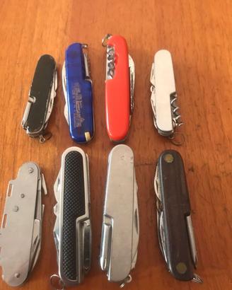 8 coltelli multiuso da collezione