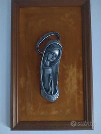 Madonnina in peltro e candelabro in vetro 