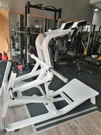 attrezzi palestra hack squat no Technogym 