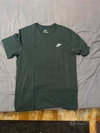 T-shirt nike