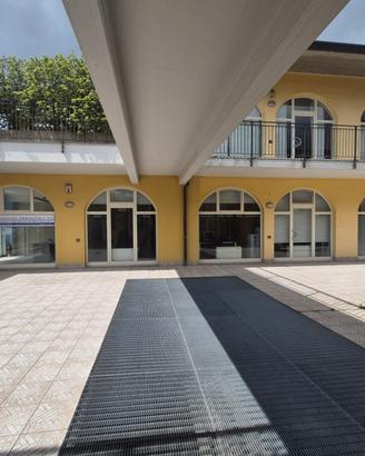 Ampio spazio di 180 mq - posizione strategica monz