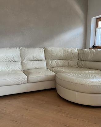 Divano in pelle bianca con penisola