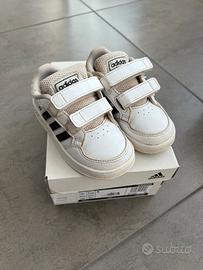 Scarpe Adidas taglia 23,5