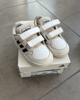 Scarpe Adidas taglia 23,5