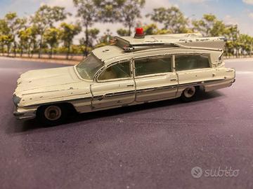 DINKY TOYS 263 SUPERIOR CRITERION AMBULANCE