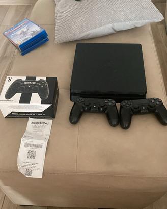 ps4 da 500 gb con giochi e 3 joystick