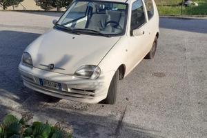 Fiat 600 bianca