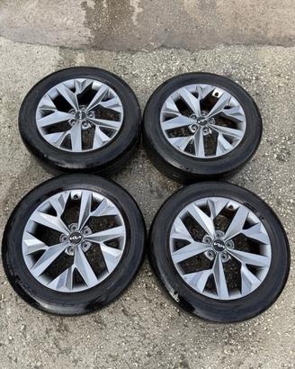 Cerchi in lega con gomme Kia Sprtage Gt Line da 20