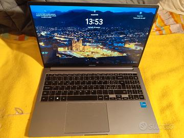 Samsung Galaxy Book3 15" - Intel i3 13a Gen - 8GB 