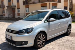 Volkswagen Touran 2012    7 posti