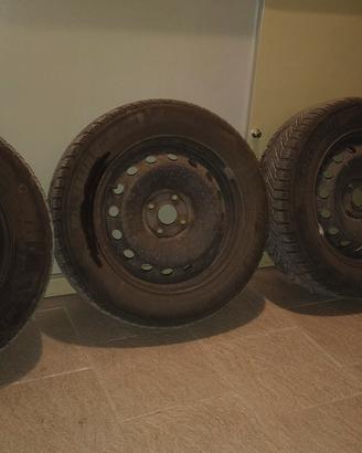 Cerchi da 15" ET43 6.0Jx15H2 + pneumatici Michelin