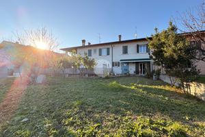 PORZIONE DI TRIFAMILIARE A GUSSAGO