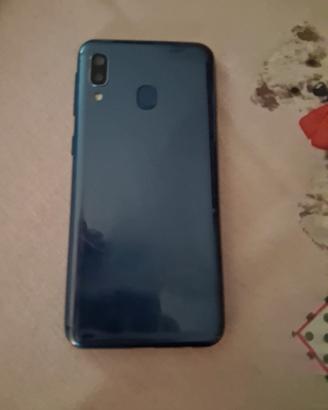 Samsung Galaxy A20e- giga 32-ram3