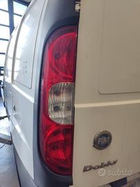 Fanale posteriore sinistro FIAT DOBLO del 2007