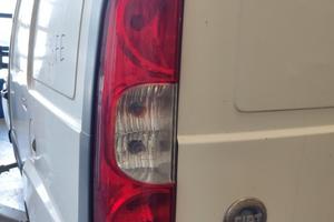 Fanale posteriore sinistro FIAT DOBLO del 2007