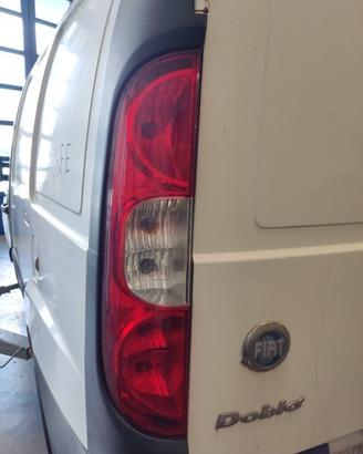 Fanale posteriore sinistro FIAT DOBLO del 2007