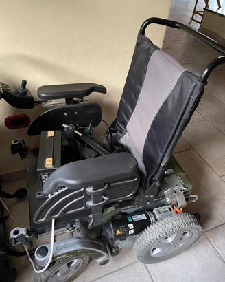 Carrozzina basculante da strada