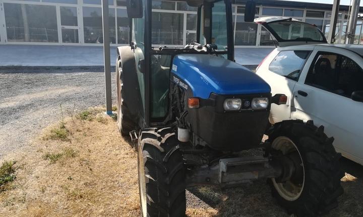 Trattore Frutteto New Holland 75 Cavalli Cabina