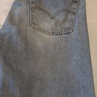 Pantaloni levis