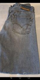 Pantaloni levis