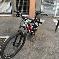 Bici MTB elettrica  pedalata assistita uomo