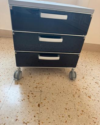 Carrello con cassettiera