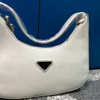 Borsa in pelle bianca a baguette