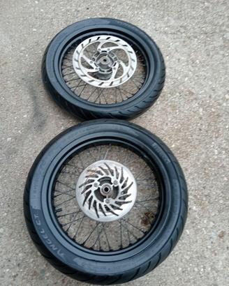 Ruote Motard 17 HM 50 Pirelli Dischi Corona