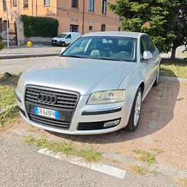 AUDI A8 L 4.2 V8 FSI quattro tiptronic