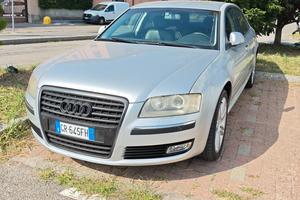 AUDI A8 L 4.2 V8 FSI quattro tiptronic