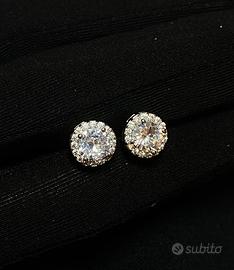 orecchini tondi con diamante e zirconi
